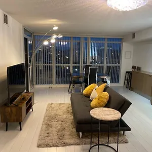 https://cozy-open-concept-2br-2bath-w-parking-jays-cn.hotelstorontoontario.org