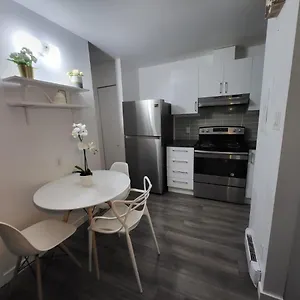 https://2-bedrooms-in-a-heart-of-downtown-montreal.hotels-in-montreal.org