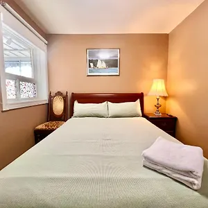 https://newly-renovated-detached-house.hotelstorontoontario.org