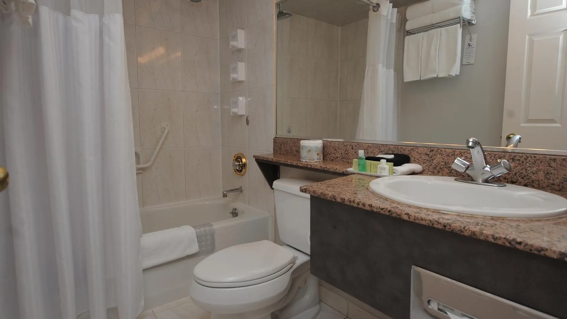 Rosedale On Robson Suite Hotel Vancouver