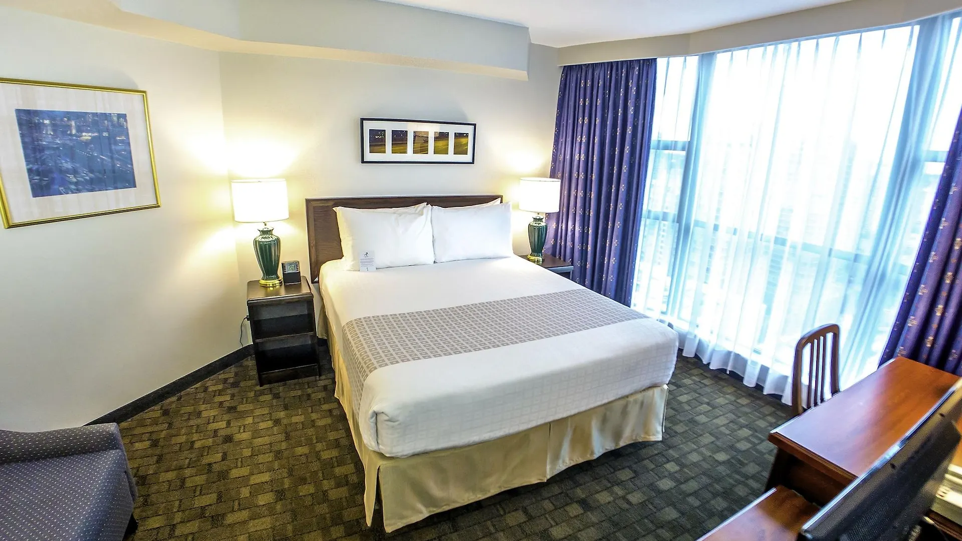Rosedale On Robson Suite Hotel Vancouver