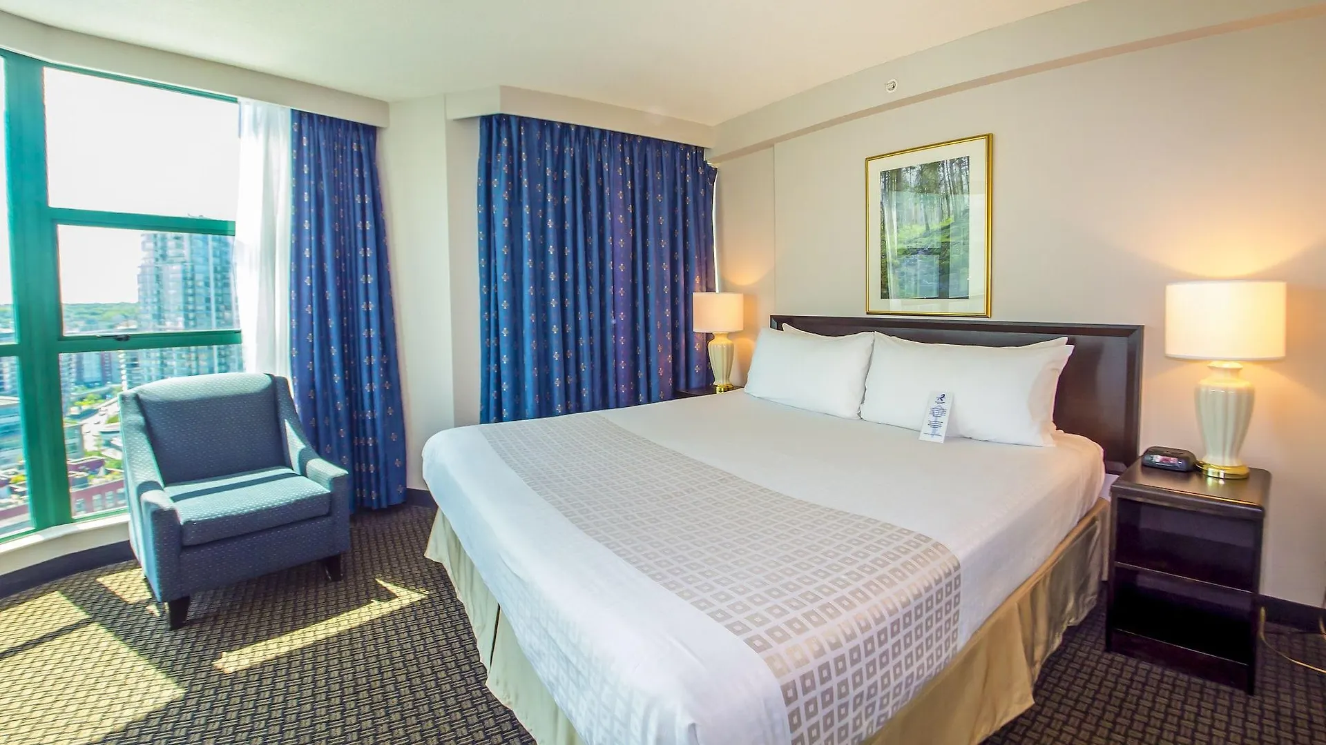 Rosedale On Robson Suite Hotel Vancouver