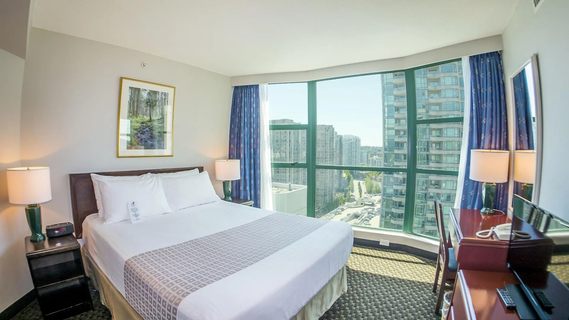 Rosedale On Robson Suite Hotel Vancouver