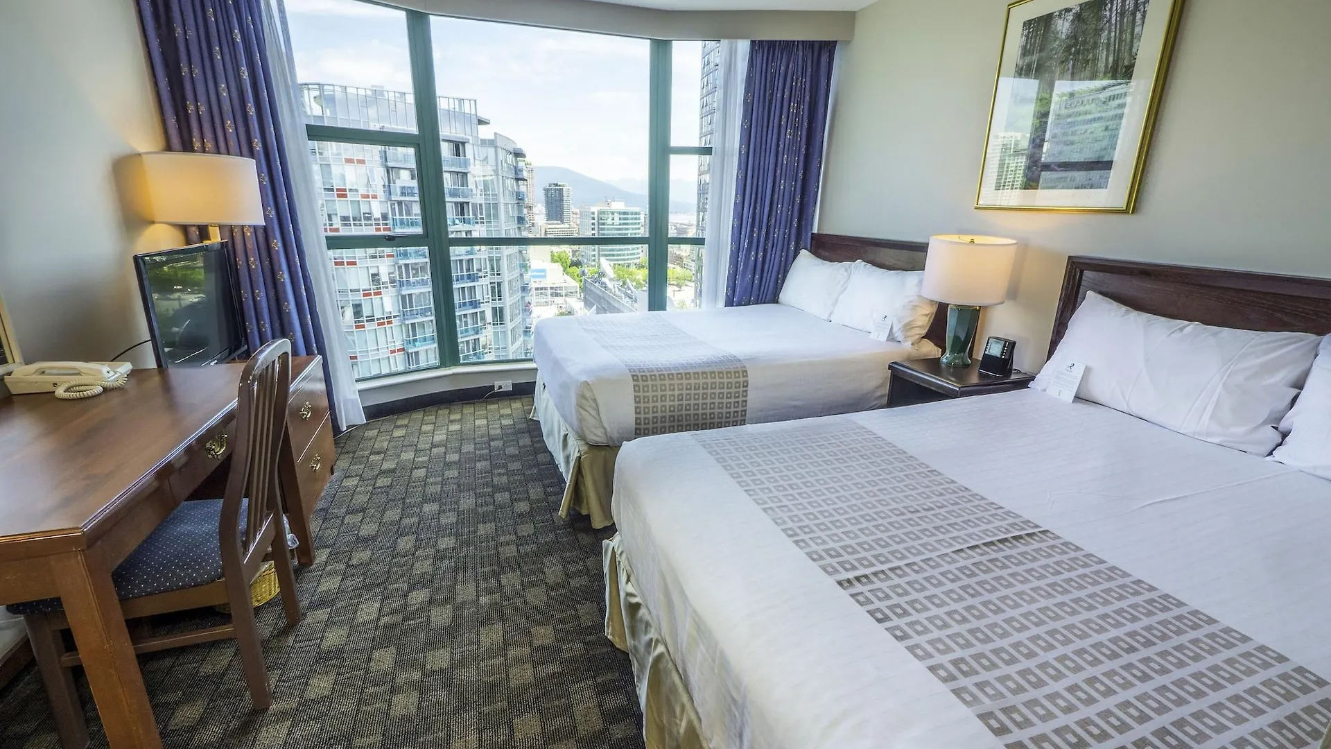 Rosedale On Robson Suite Hotel Vancouver 3*,  Kanada