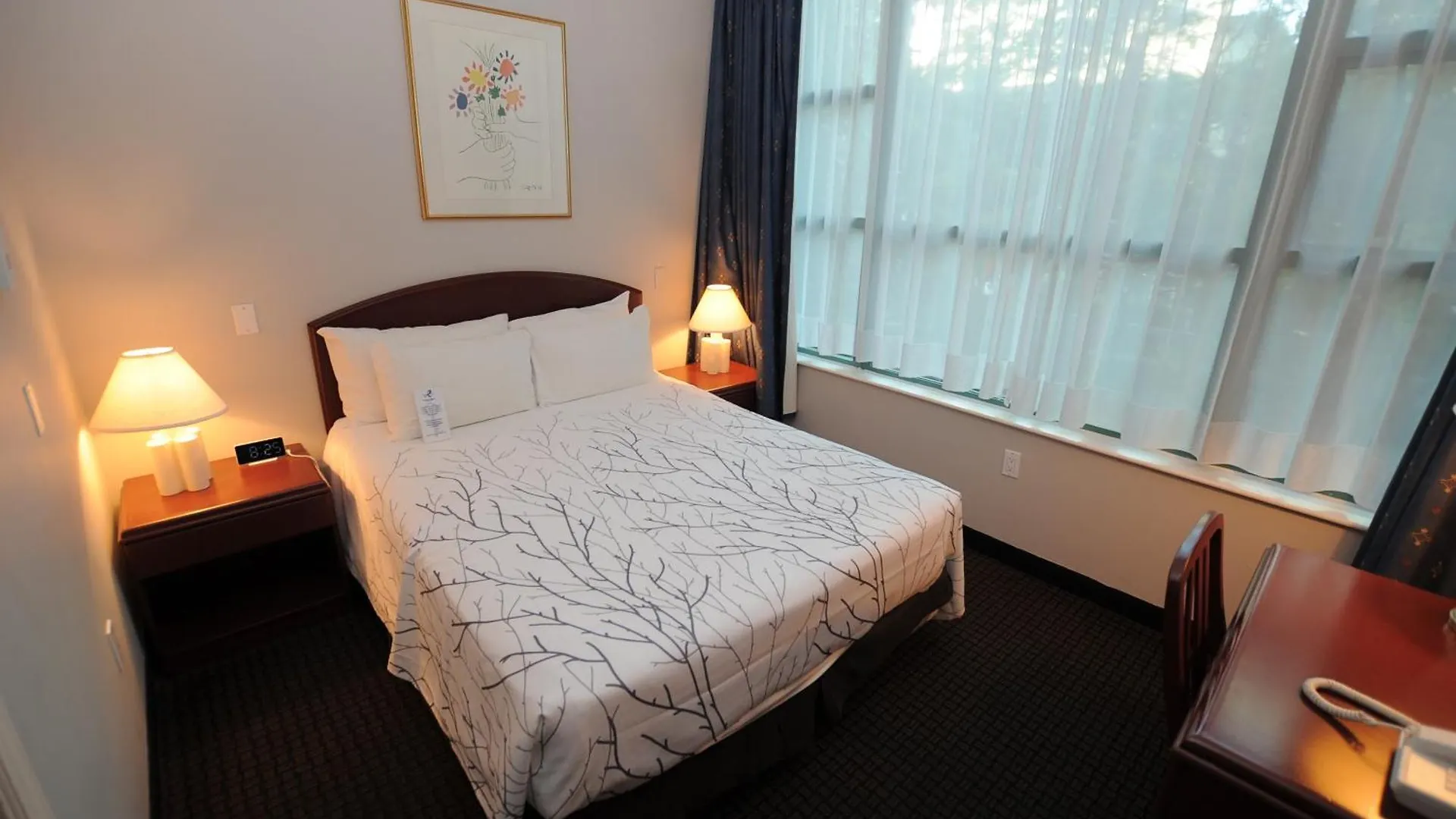 Rosedale On Robson Suite Hotel Vancouver 3*,  Kanada