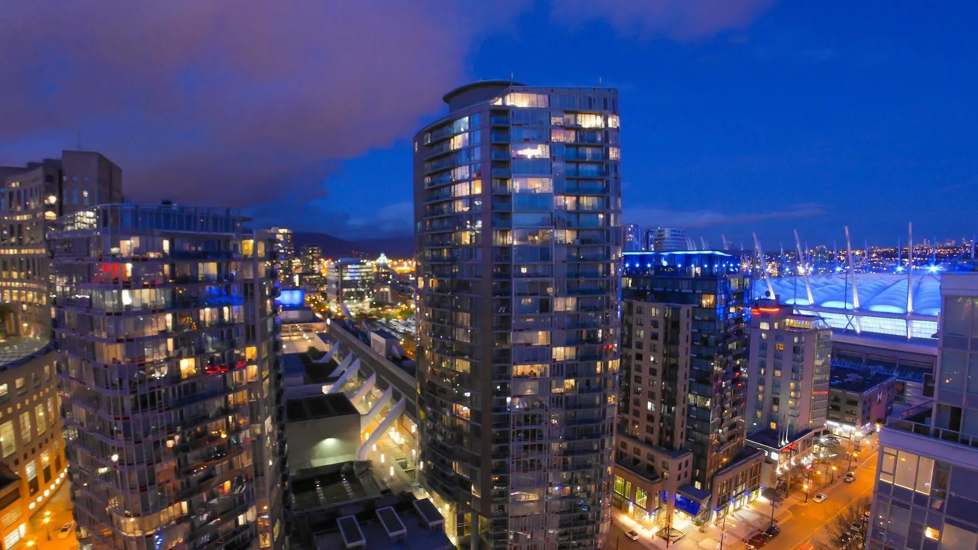 Rosedale On Robson Suite Hotel Vancouver