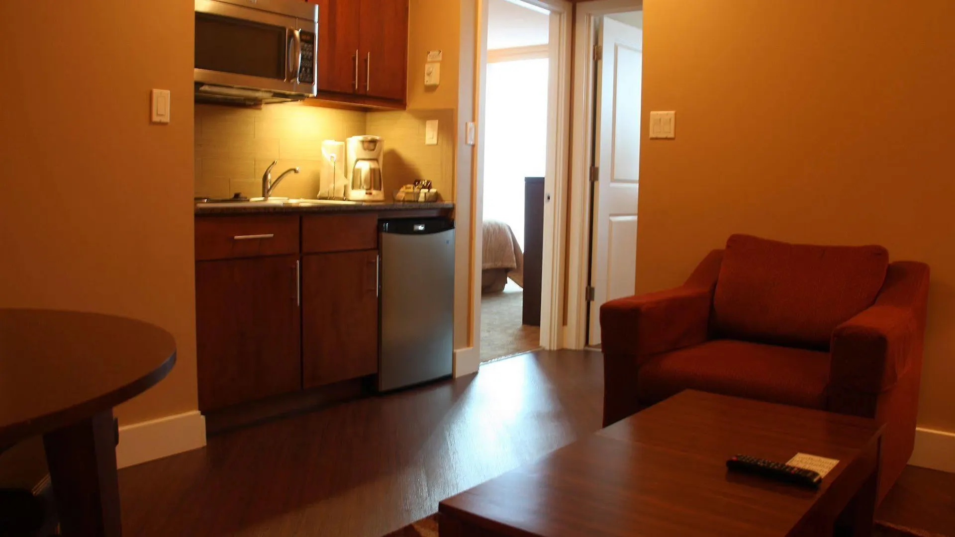 Rosedale On Robson Suite Hotel Vancouver
